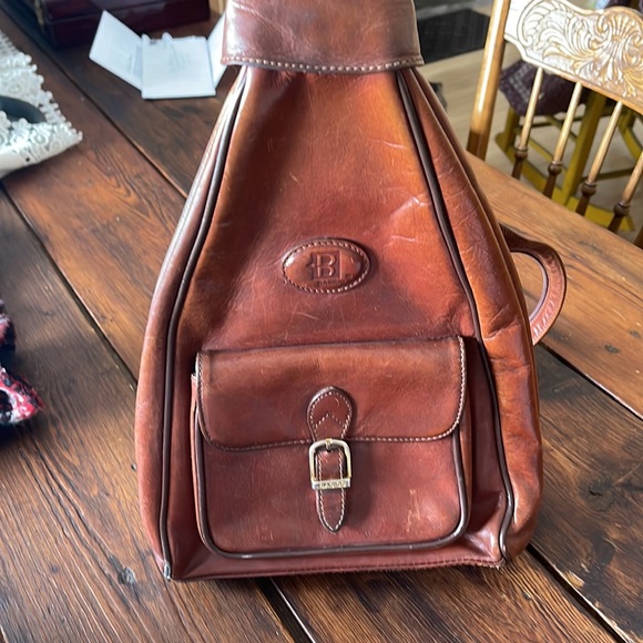 Leather back pack - Picture 3 of 4